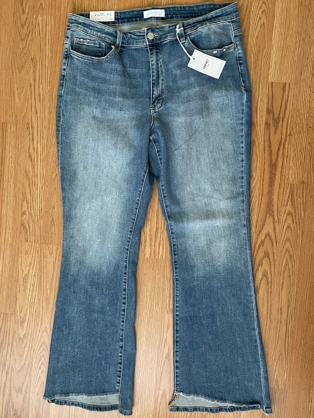 Vervet Bella High-Rise flareJeans curvy - Picture 2 of 10